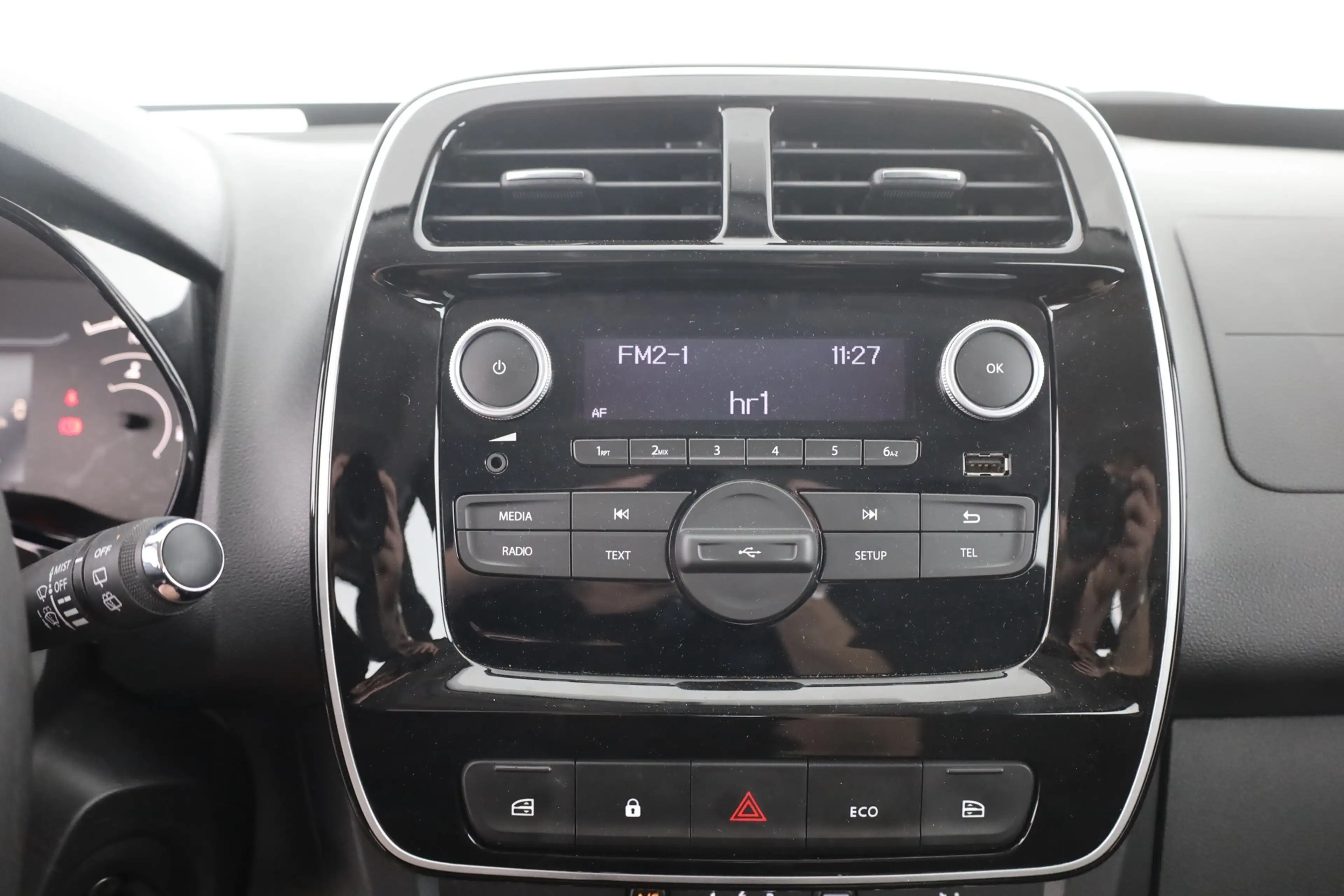 Dacia Spring Electric Essential Teilleder Tempomat USB — photo 11