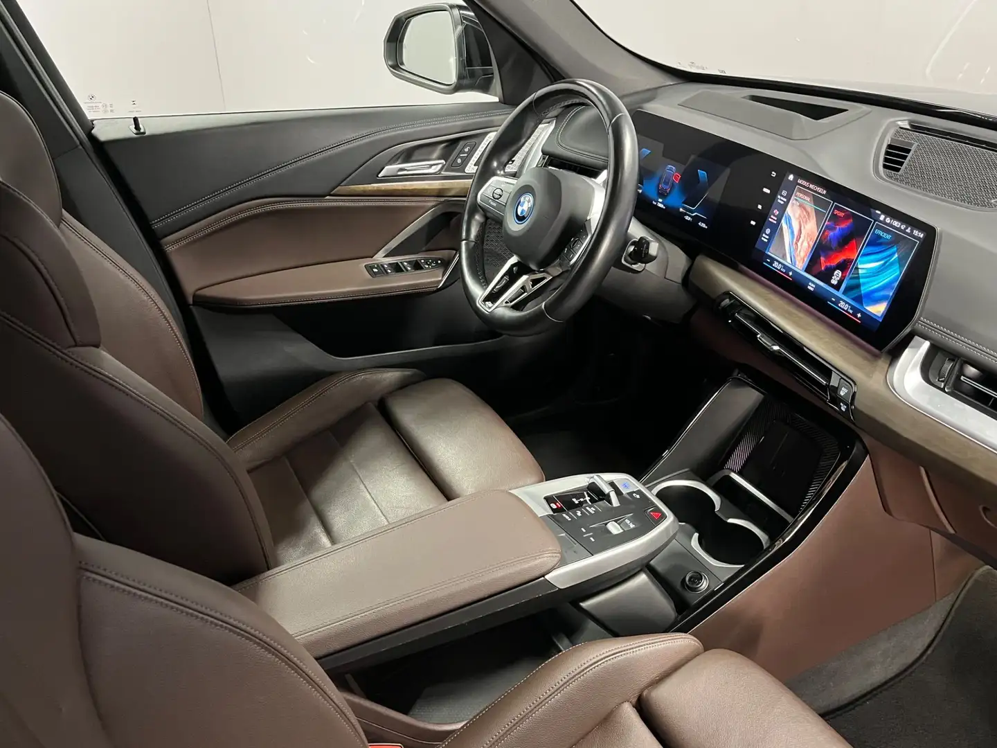BMW iX1 xDrive30 64,7kWh *** Anhängerkupplung-schwenkbar Schwarz - 2