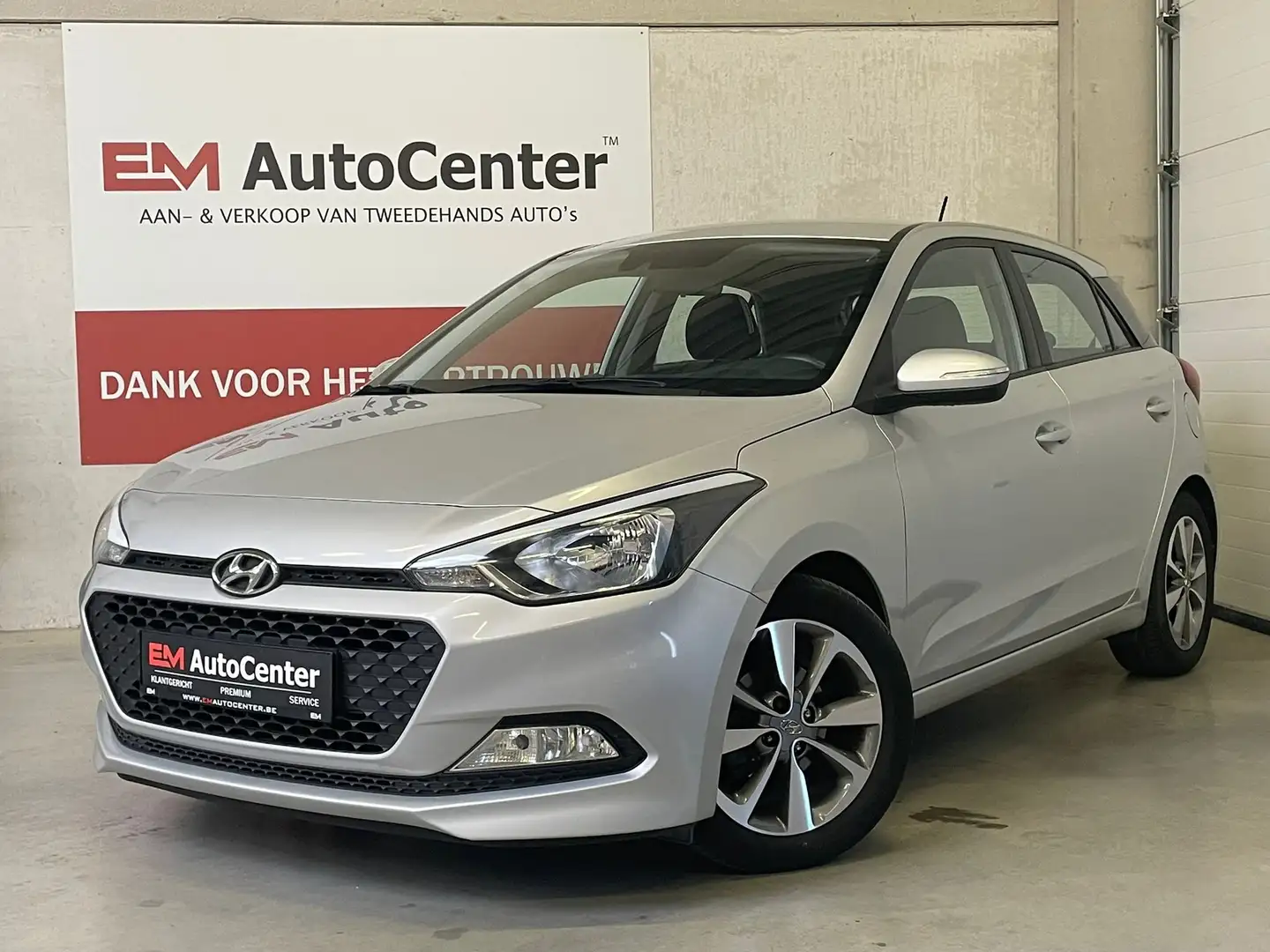 Hyundai i20 1.4i Automaat-Camera-Apple/Android-Cruise-1st Eig Zilver - 1