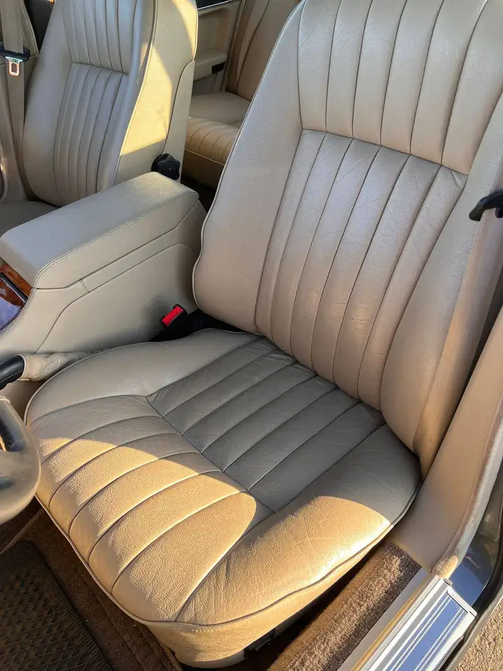 Jaguar XJ 40, foto 8