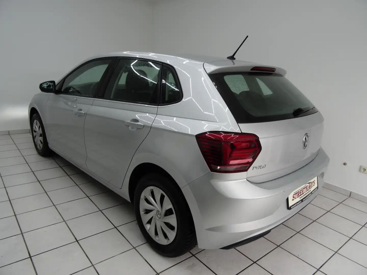 Volkswagen Polo VI Comfortline Klima Bluetooth SH BC PDC Silber - 2