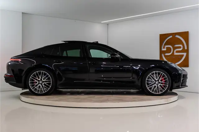 Porsche Panamera view 6