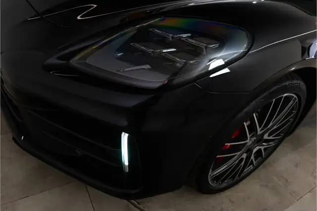 Porsche Panamera view 10