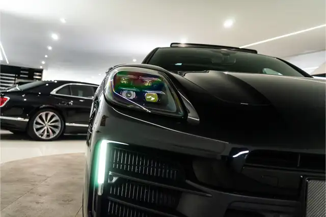 Porsche Panamera view 9