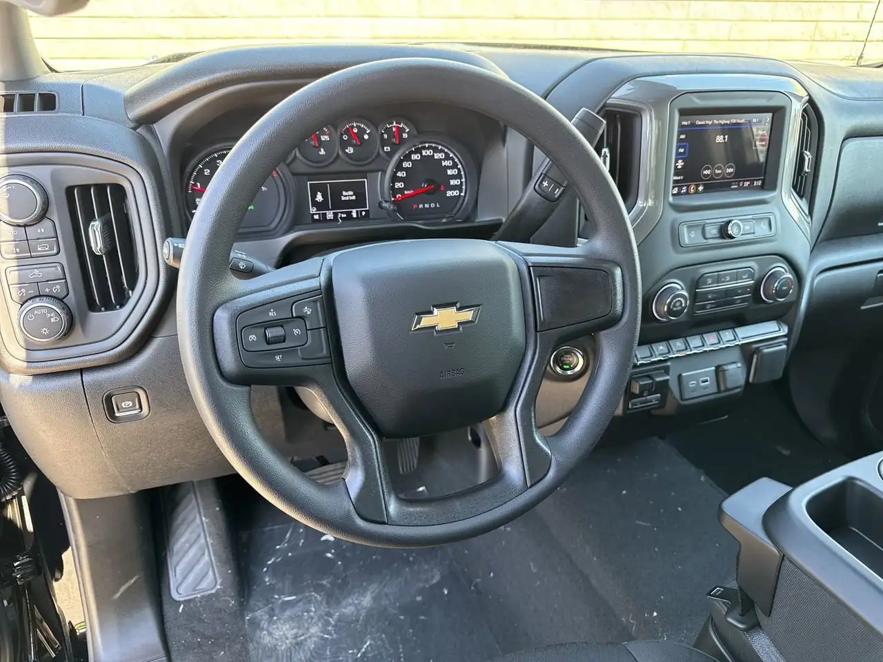 Chevrolet Silverado 1500 снимка Chevrolet Silverado 1500