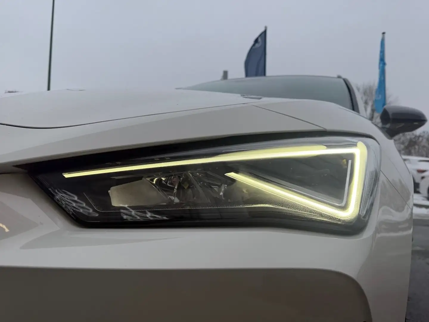 CUPRA Leon ST 1,4 VZ e-Hybrid Automatic Weiß - 2