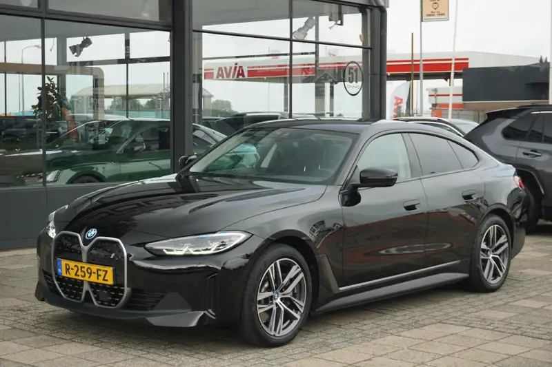 BMW I4