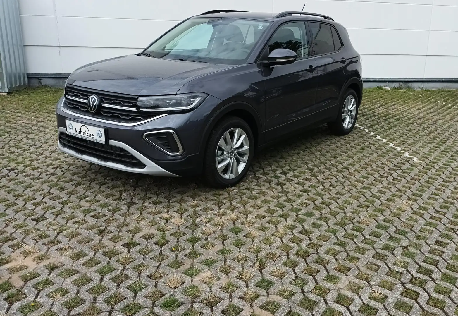 Volkswagen T-Cross 1.0 TSI Life IQ DSG Radio" Ready 2 Discover" Grau - 2