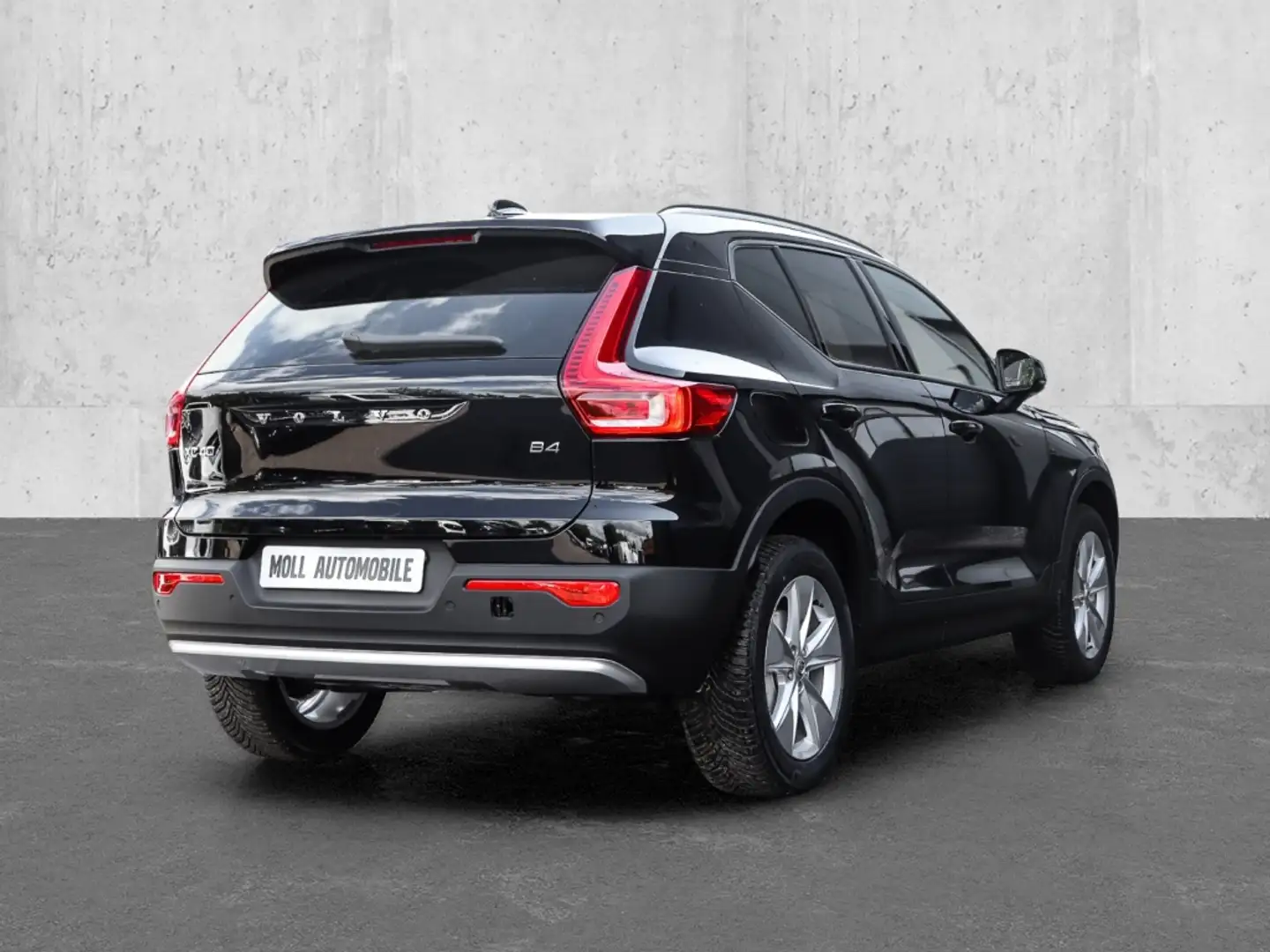 Volvo XC40 Core 2WD B4 EU6d Driver Assistance Awareness Černá - 2