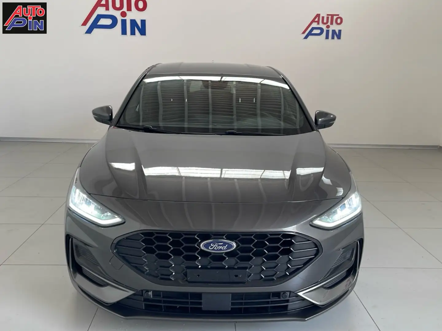 Ford Focus Focus 1.5 EcoBlue 115 CV automatico 5p. ST-Line Gris - 2