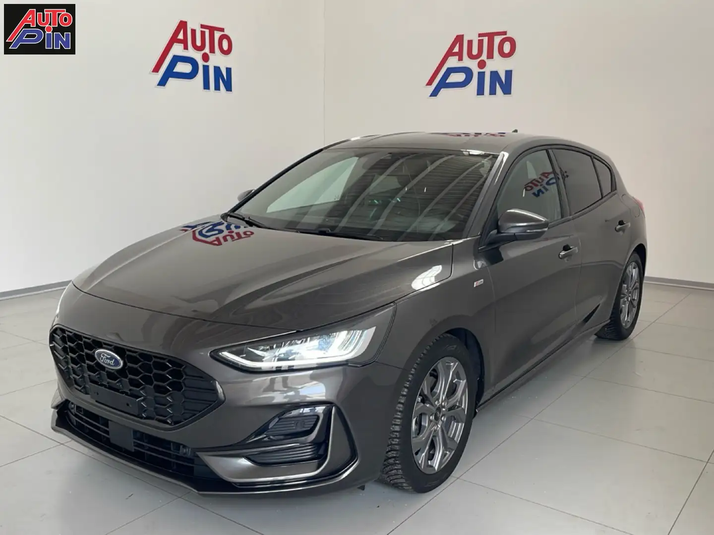 Ford Focus Focus 1.5 EcoBlue 115 CV automatico 5p. ST-Line Gris - 1