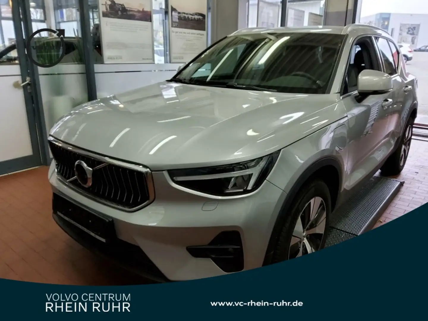 Volvo XC40 T4 Core+WINTERPAK+STANDHZ+LICHTPAK+DAB+LED Silber - 1