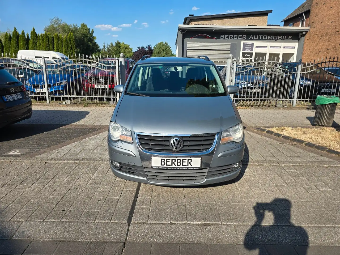 Volkswagen Touran Trendline 1.9 TDI Automatik*NAVI*STNDHZ* Grau - 2
