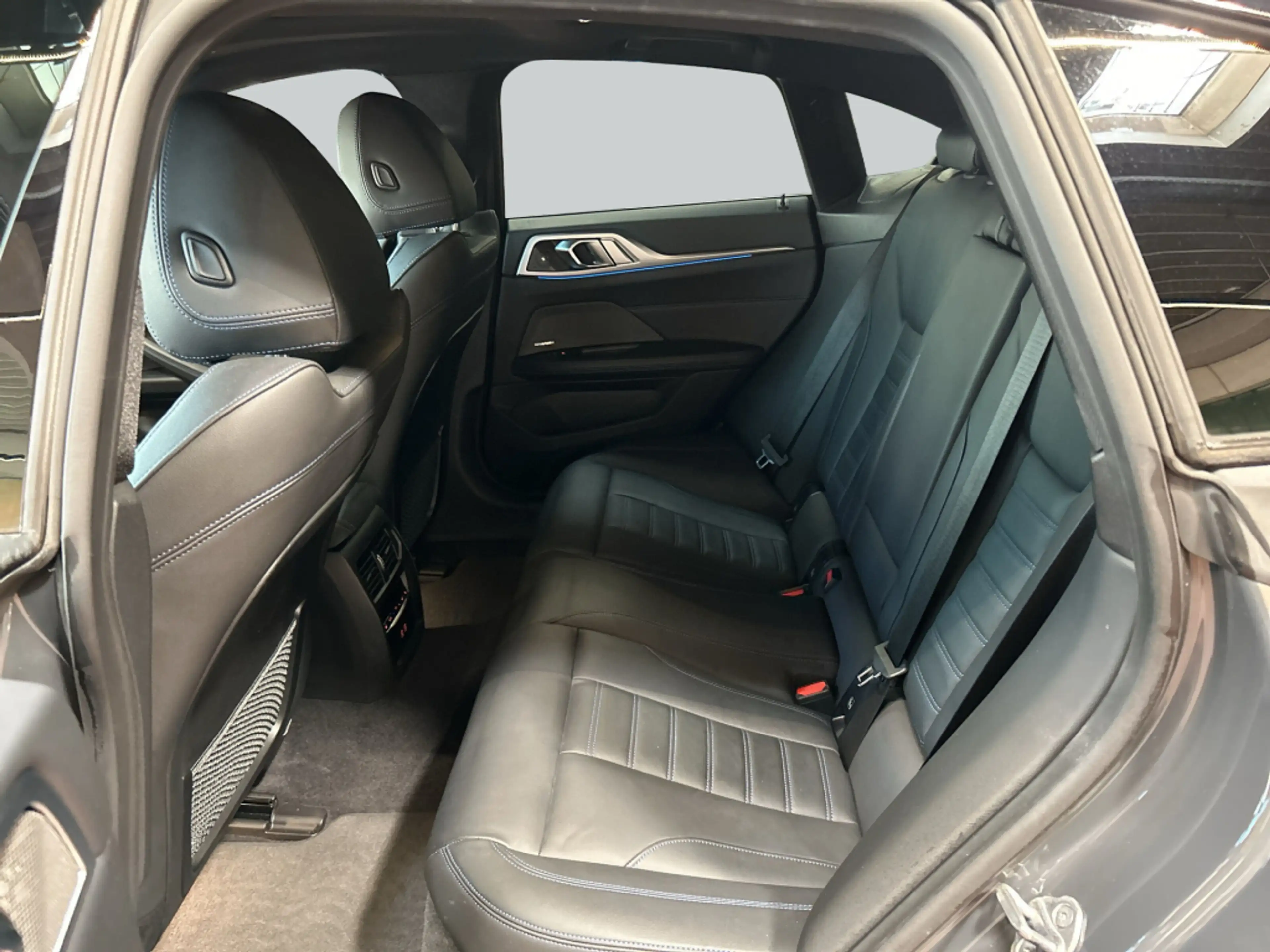 BMW i4 M50 Gran Coupe Laser H&K Navi AHK — photo 12