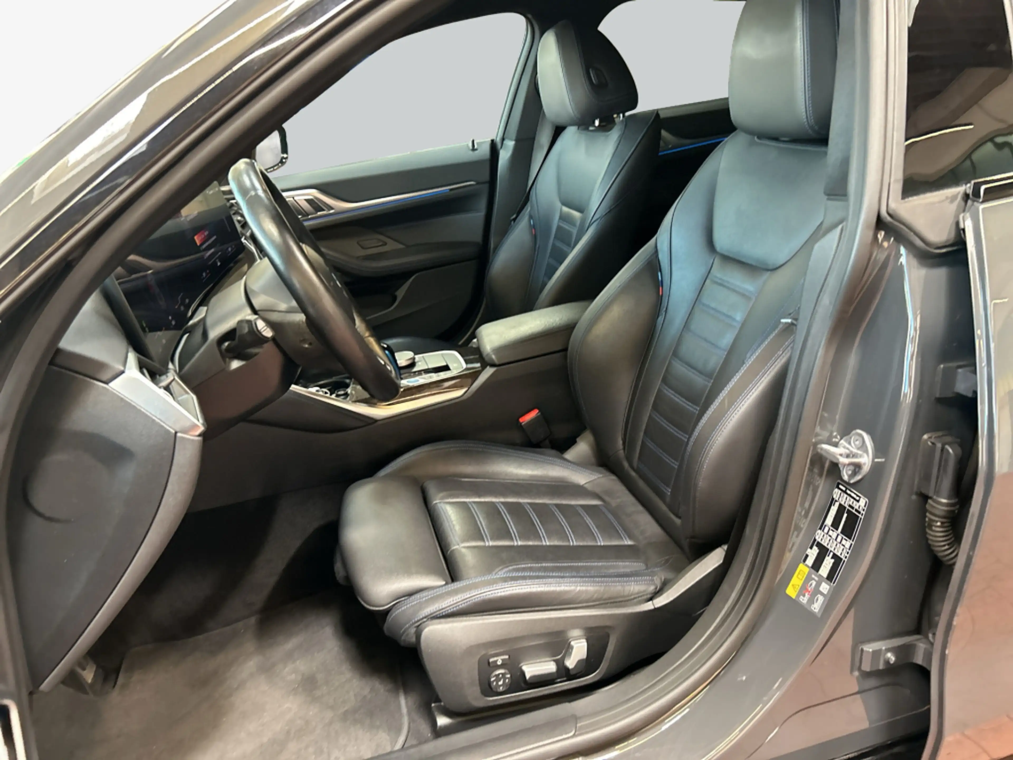 BMW i4 M50 Gran Coupe Laser H&K Navi AHK — photo 11