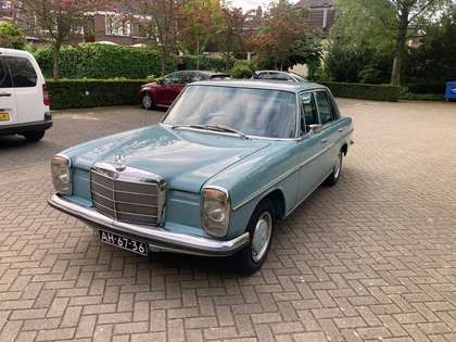 Mercedes-Benz 200 W114 200