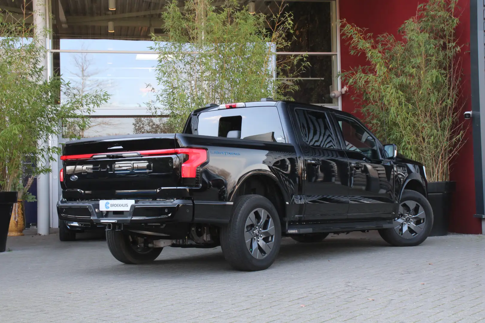 Ford F 150 Lightning Lariat Extended Range | 3500kg trekgewic Zwart - 2