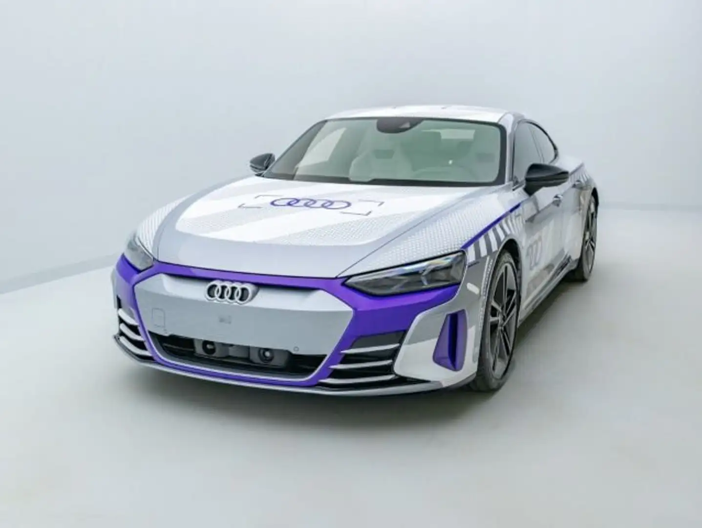 Audi RS e-tron GT ICERACE 440 kW*MATRIX*HUD*CARBON* srebrna - 2