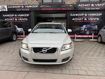 V50 2.0i Essence Clim Xenon*1er main Carnet Volvo*