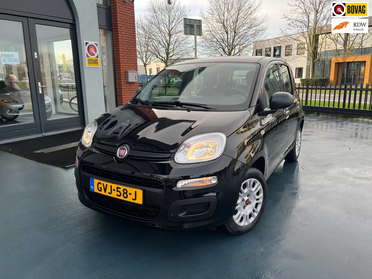 Fiat Panda 1.2 Lounge AIRCO Negro - 1