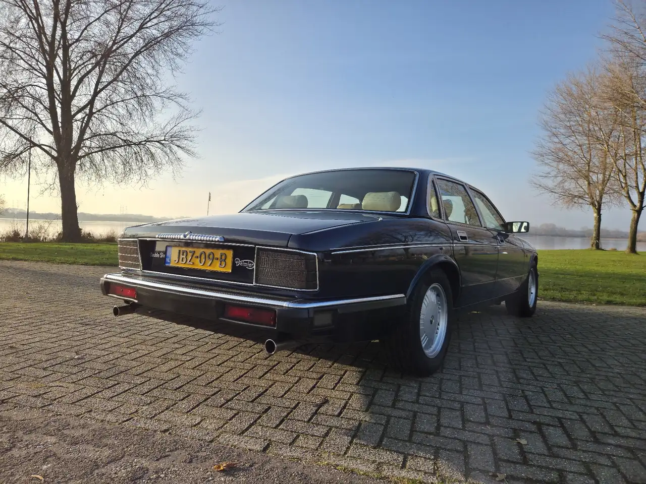 Daimler Double Six 6.0 V12 (XJ81) (RESERVED), foto 4