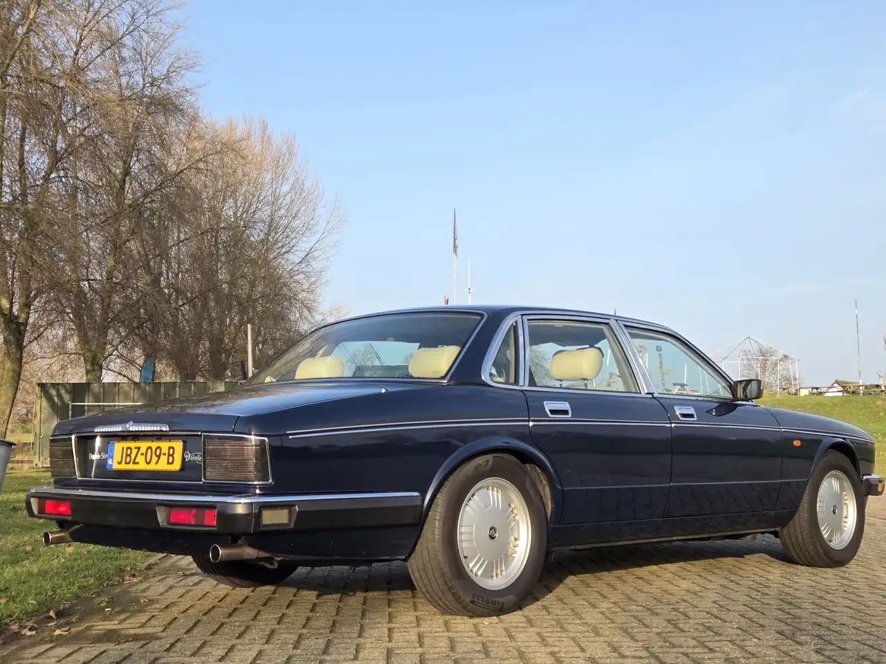Daimler Double Six 6.0 V12 (XJ81) (RESERVED), foto 3