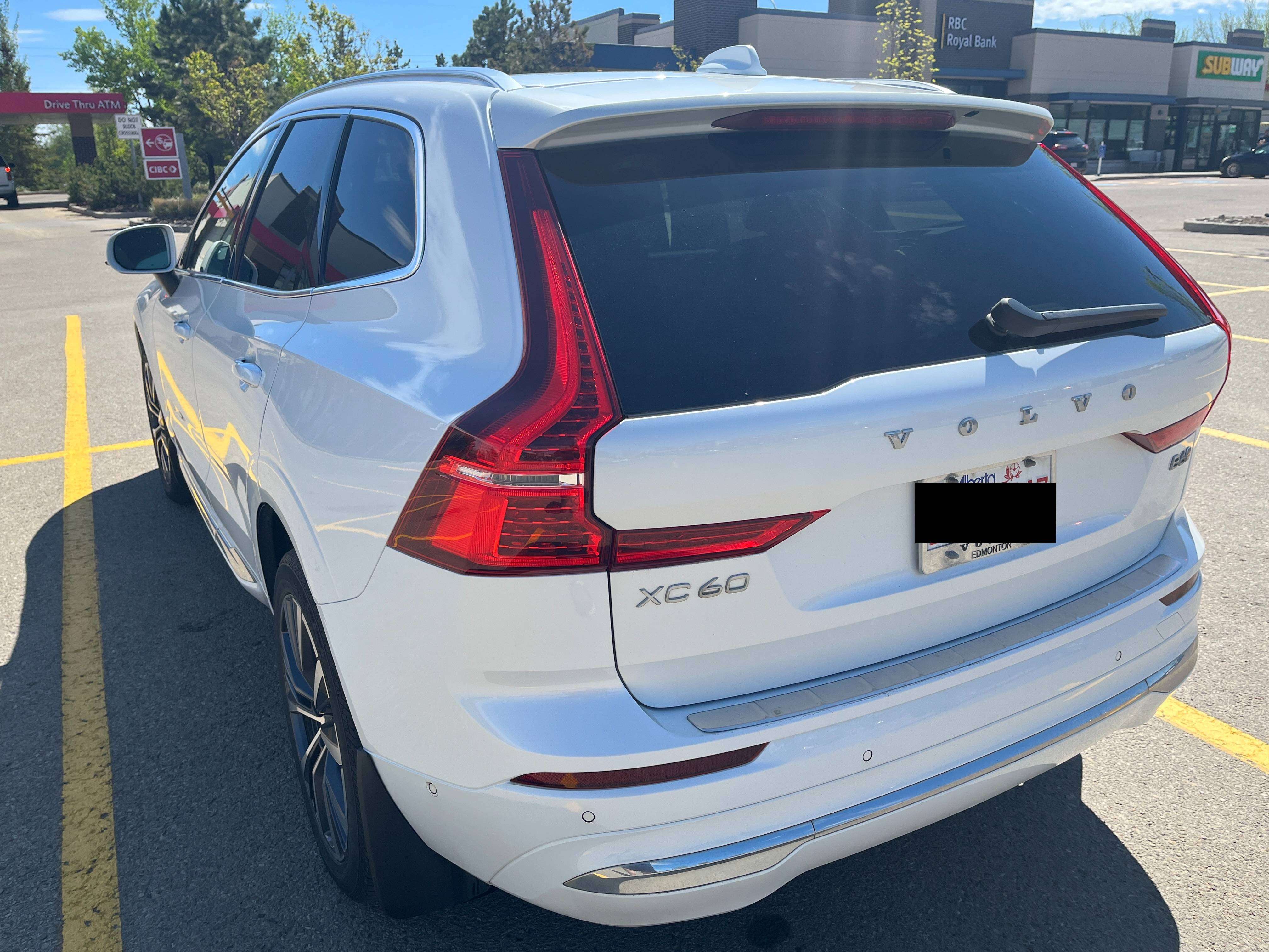 2022 Volvo XC60 Inscription B6 Hybrid Not plugin -Private - NO GST alt 2