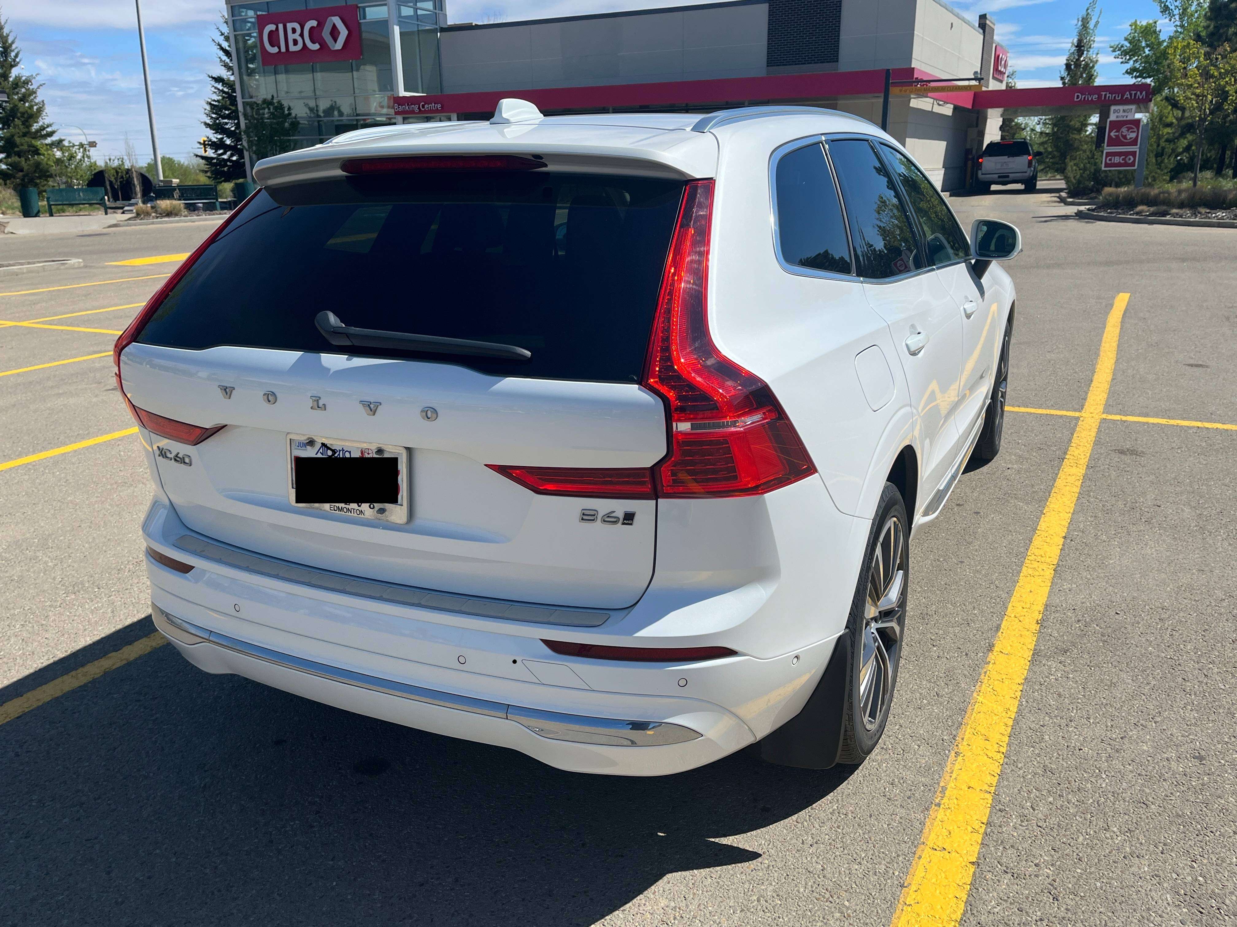 2022 Volvo XC60 Inscription B6 Hybrid Not plugin -Private - NO GST alt 3