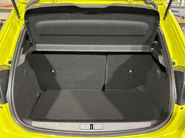 Peugeot 208 view 7