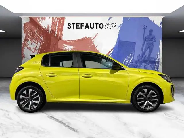 Peugeot 208 view 2
