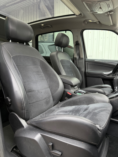 Ford S-Max Titanium Automatik*1.Hand*Gewerbe/Export* — photo 8