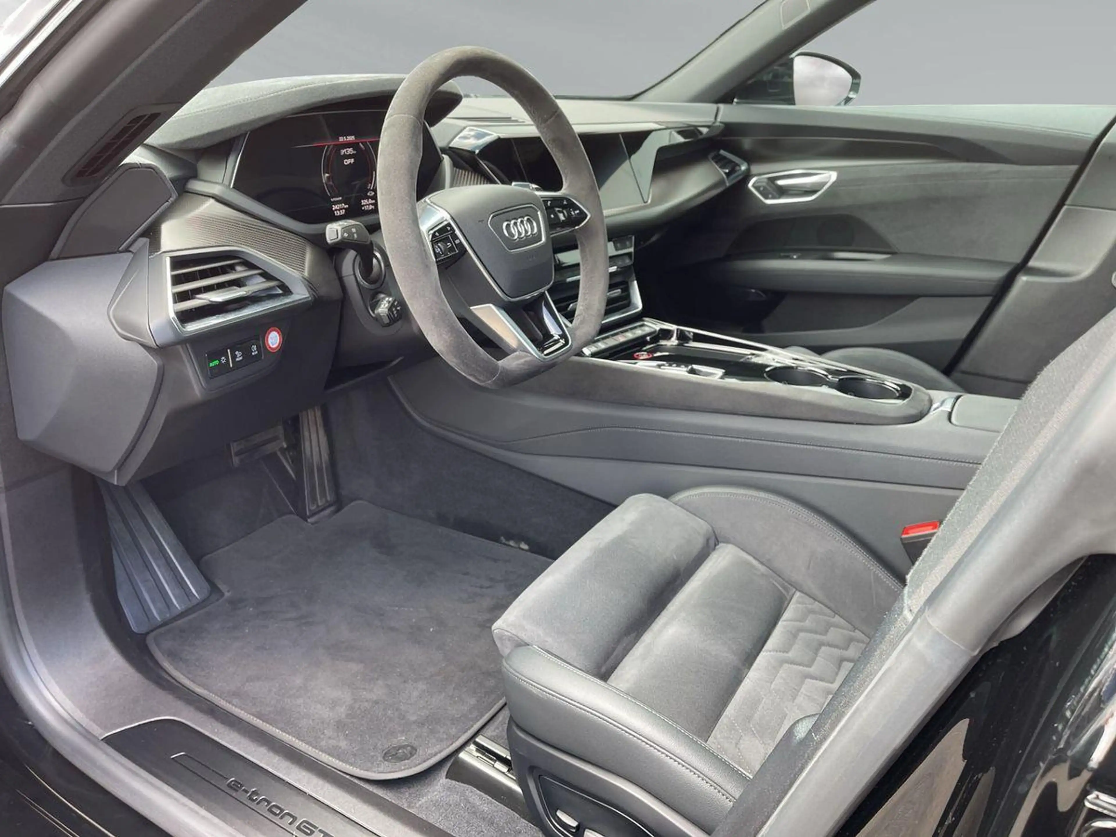 Audi e-tron GT quattro HUD MATRIX B&O PANORAMA ACC — photo 8