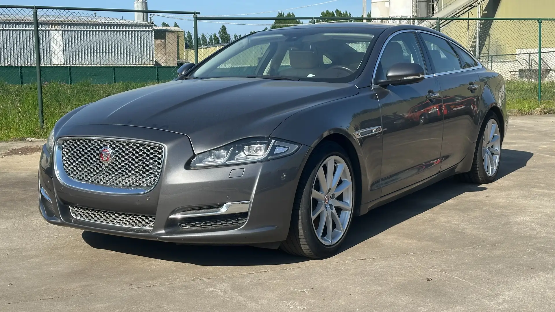 Jaguar XJ 3.0 D V6 Premium Luxury Gri - 1
