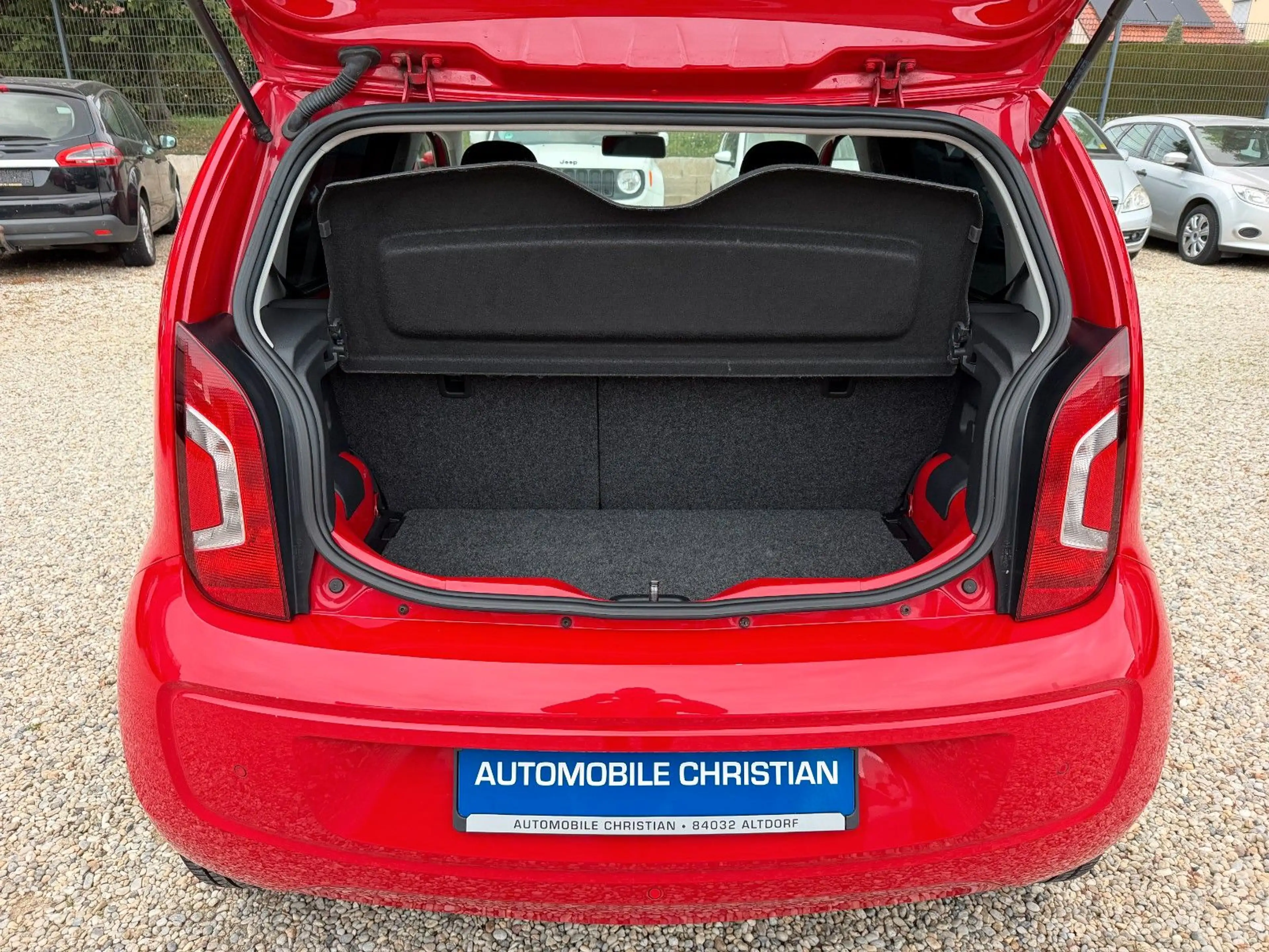 Volkswagen up! move Klimaanlage Sitzheizung Tempomat PDC — photo 17