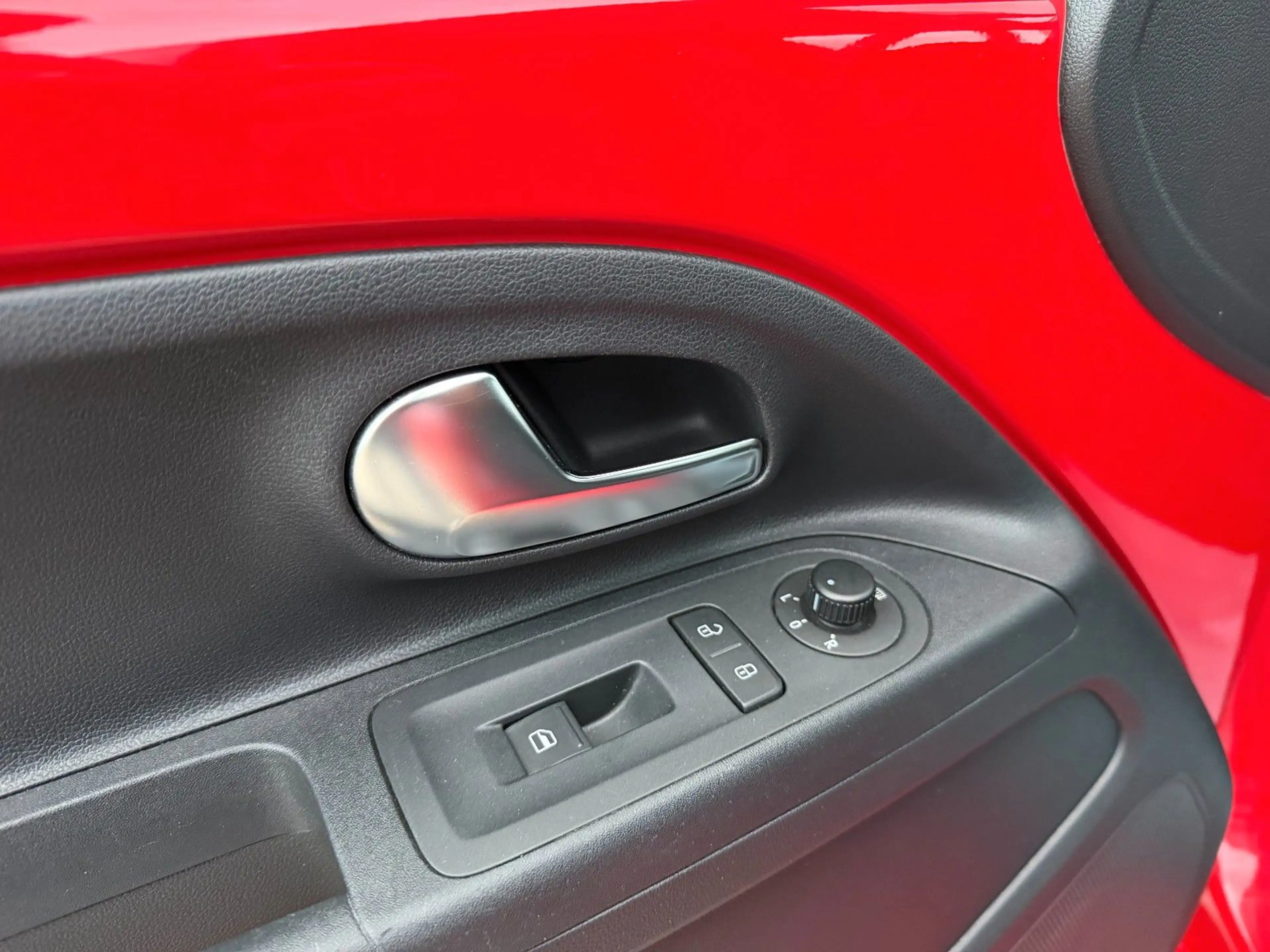 Volkswagen up! move Klimaanlage Sitzheizung Tempomat PDC — photo 21