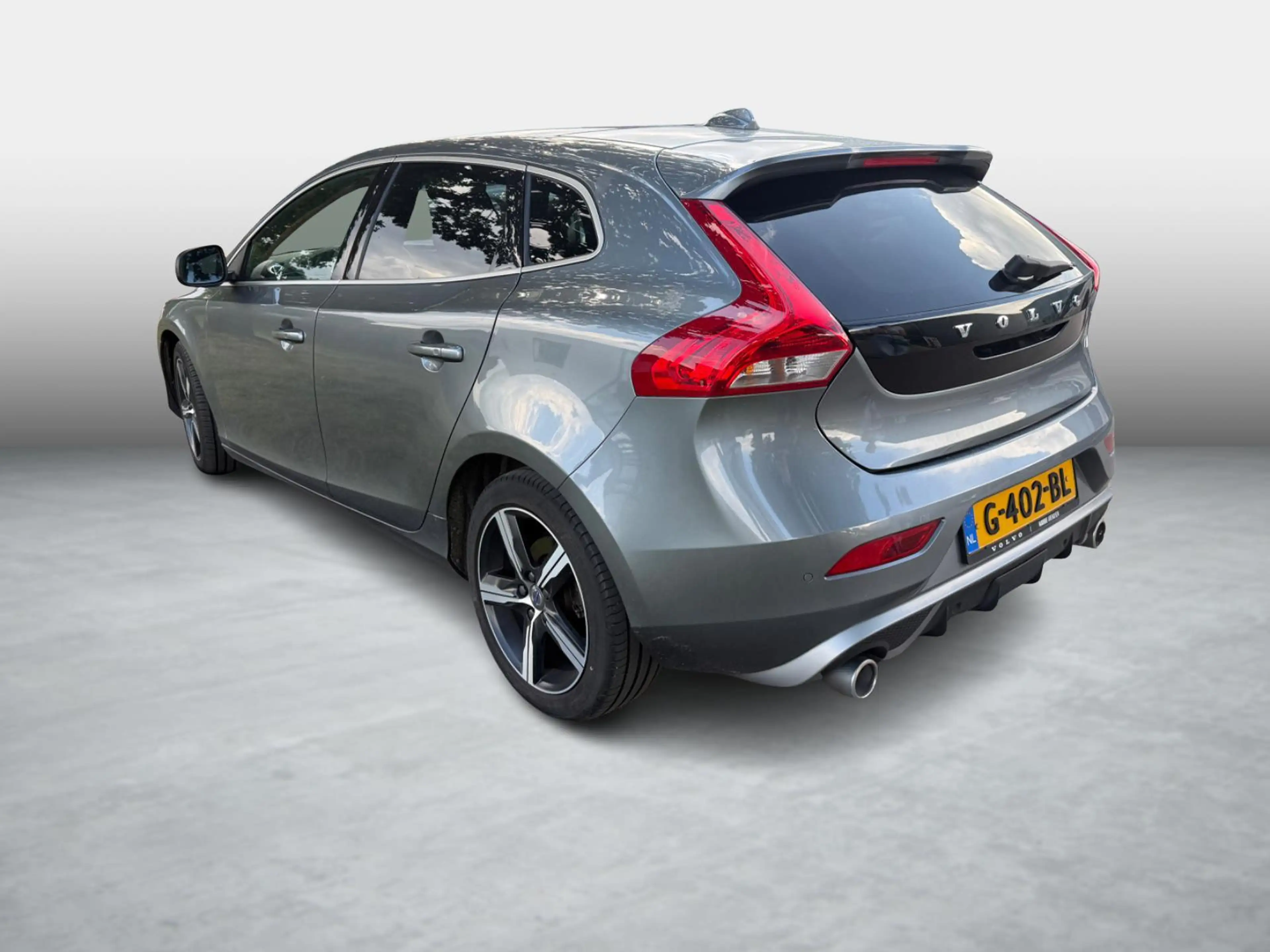 Volvo V40 1.5 T3 Polar+ Sport | R-Design | Trekhaak | Achter — photo 4