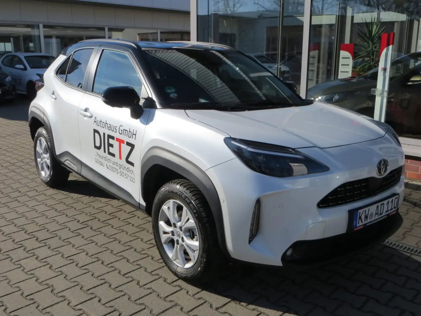 Toyota Yaris Cross 1.5 VVT-iE Hybrid Style Plus FWD /WKR Schwarz - 2