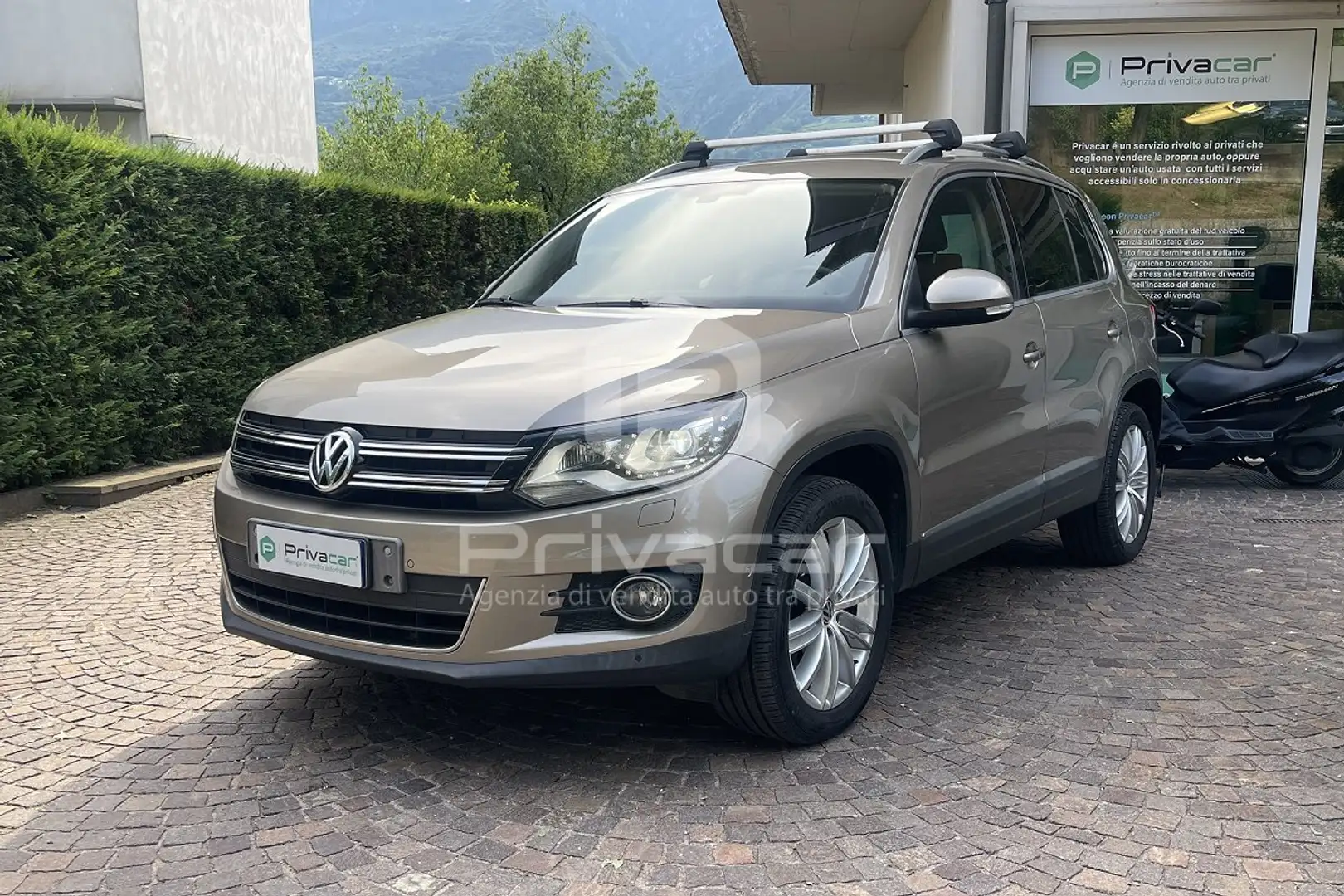 Volkswagen Tiguan Tiguan 2.0 TDI 140CV 4MOTION DSG Sport & Style Jaune - 1
