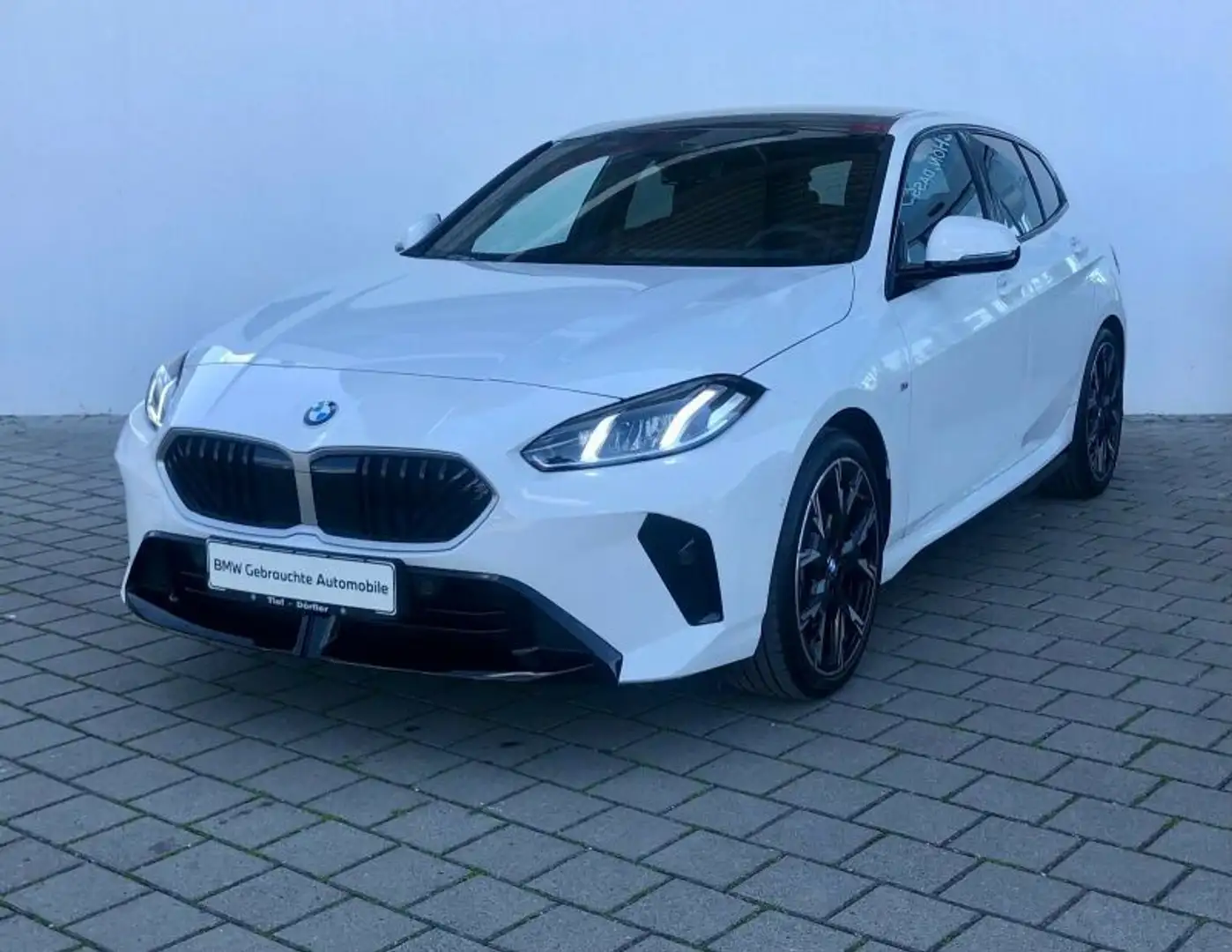 BMW 120 SAG F70 M Sport LED/NAV/DAB/CAM/PRIVACY Weiß - 2