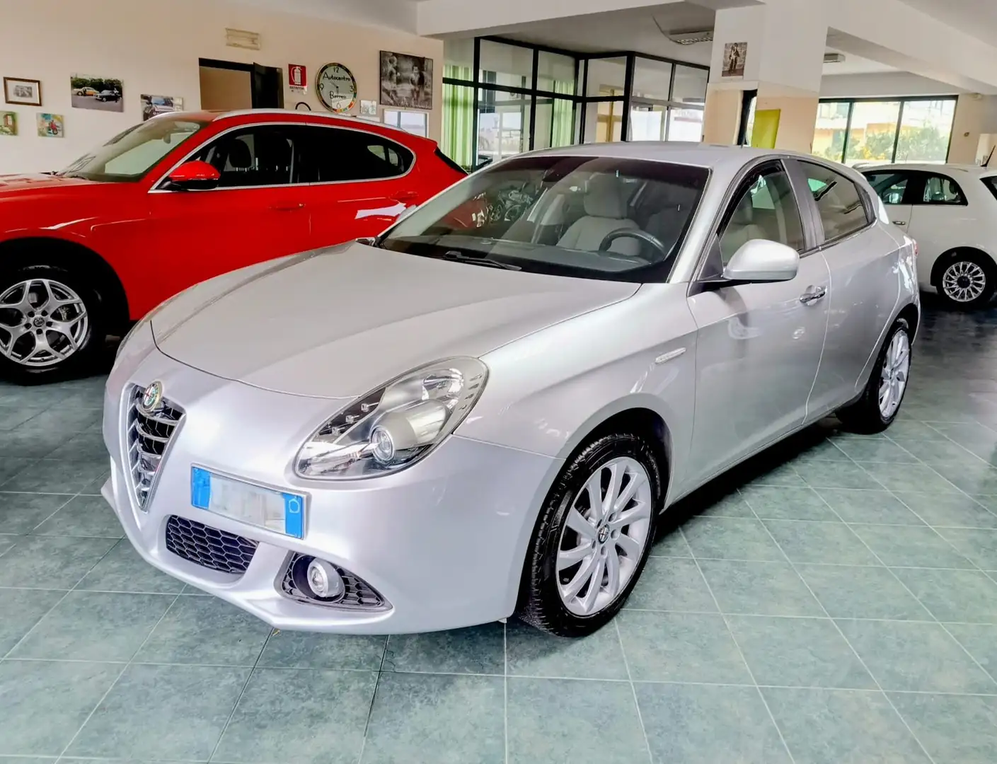 Alfa Romeo Giulietta Giulietta III 2010 1.6 jtdm Distinctive 120cv Silber - 2