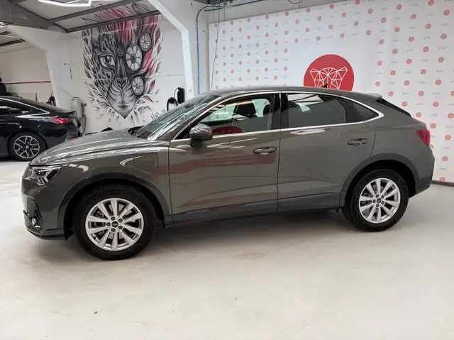 Audi Q3 view 2