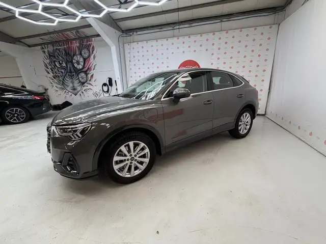 Audi Q3 main image