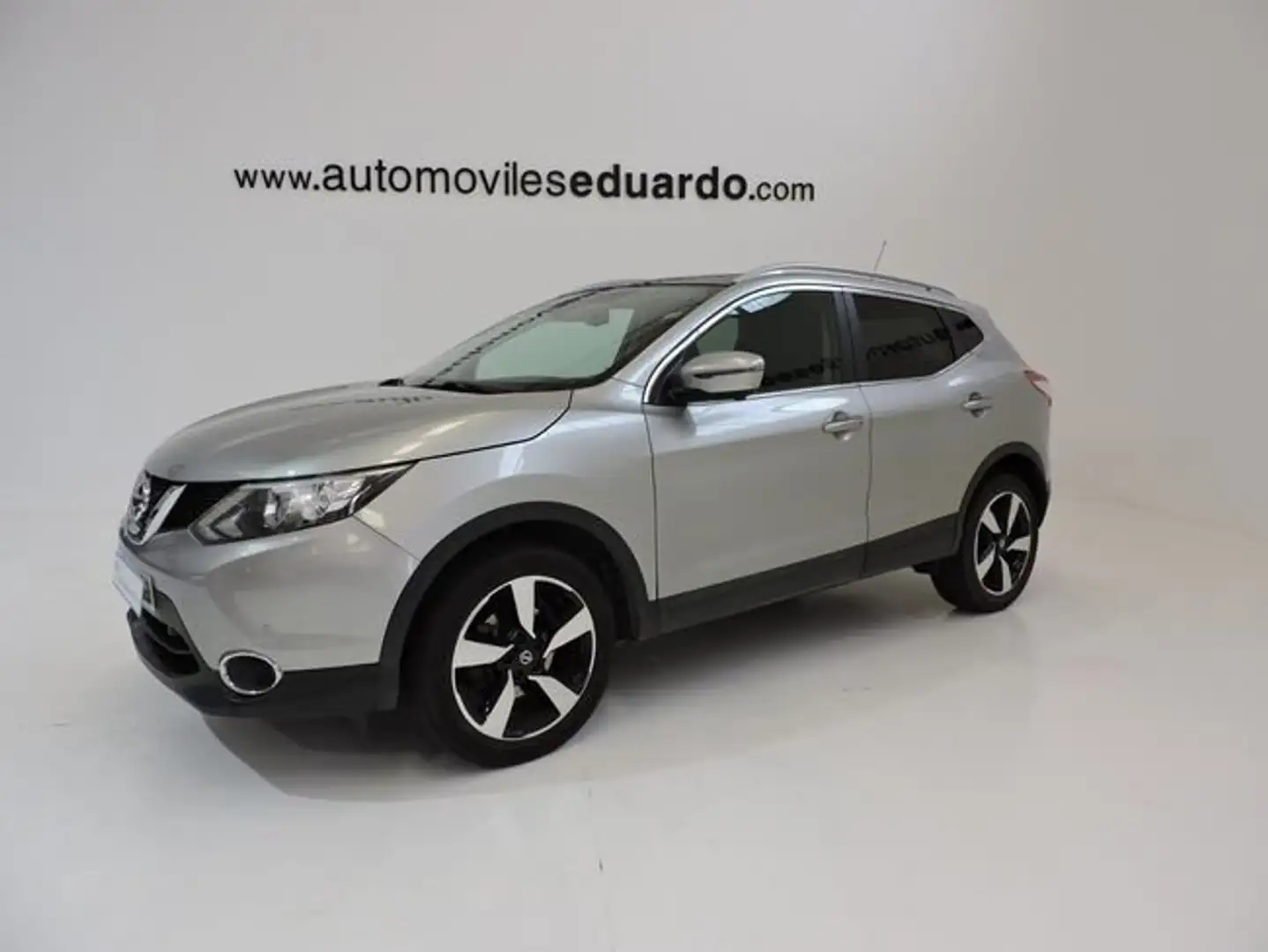 Nissan Qashqai 4x2 DIG-T 85 kW Gris - 1