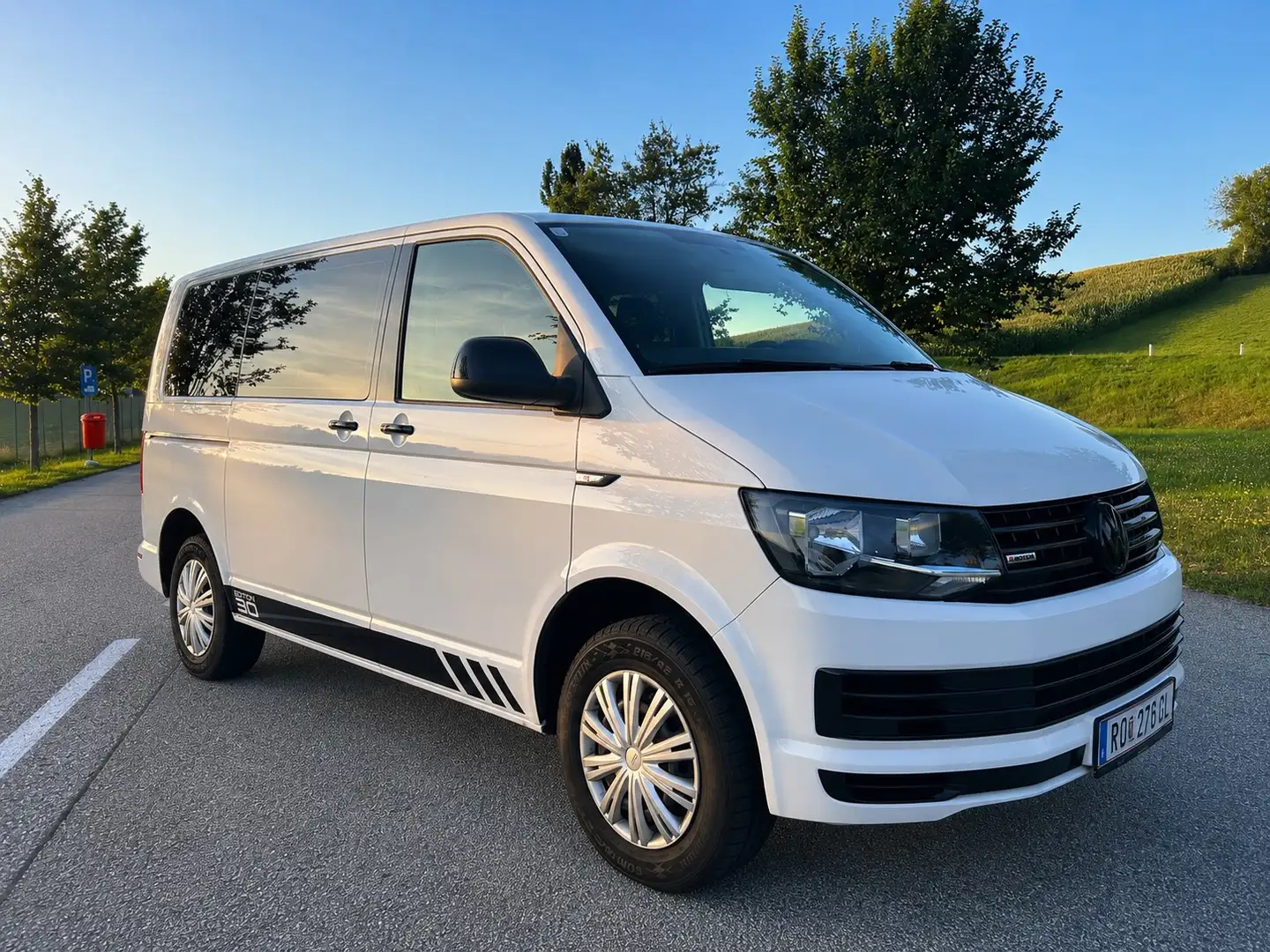 Volkswagen T6 Transporter Kastenwagen KR 2,0 TDI 4Motion BMT - 1