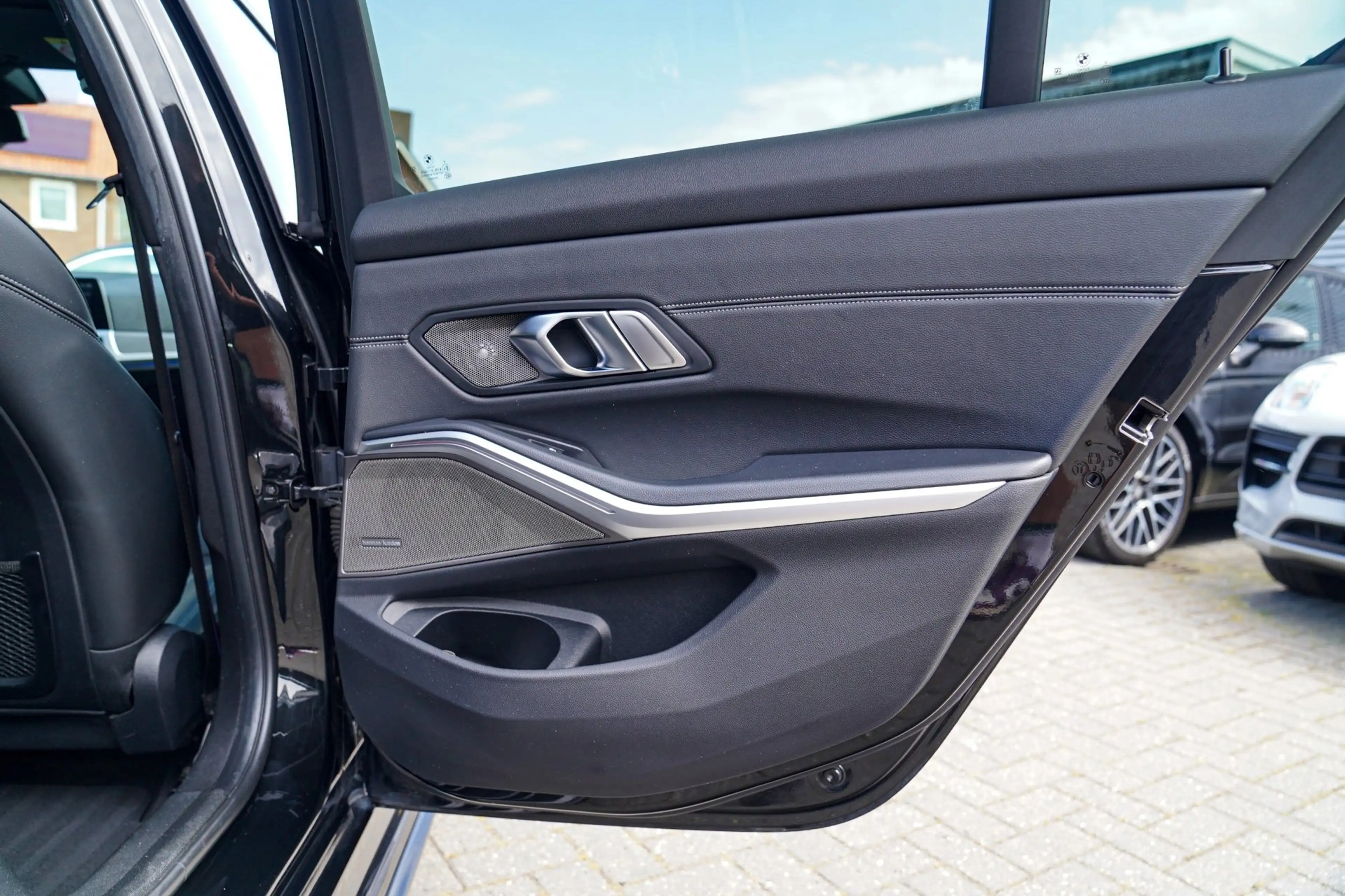 BMW 340 3-serie M340i xDrive High Executive Edition | Harm — photo 18
