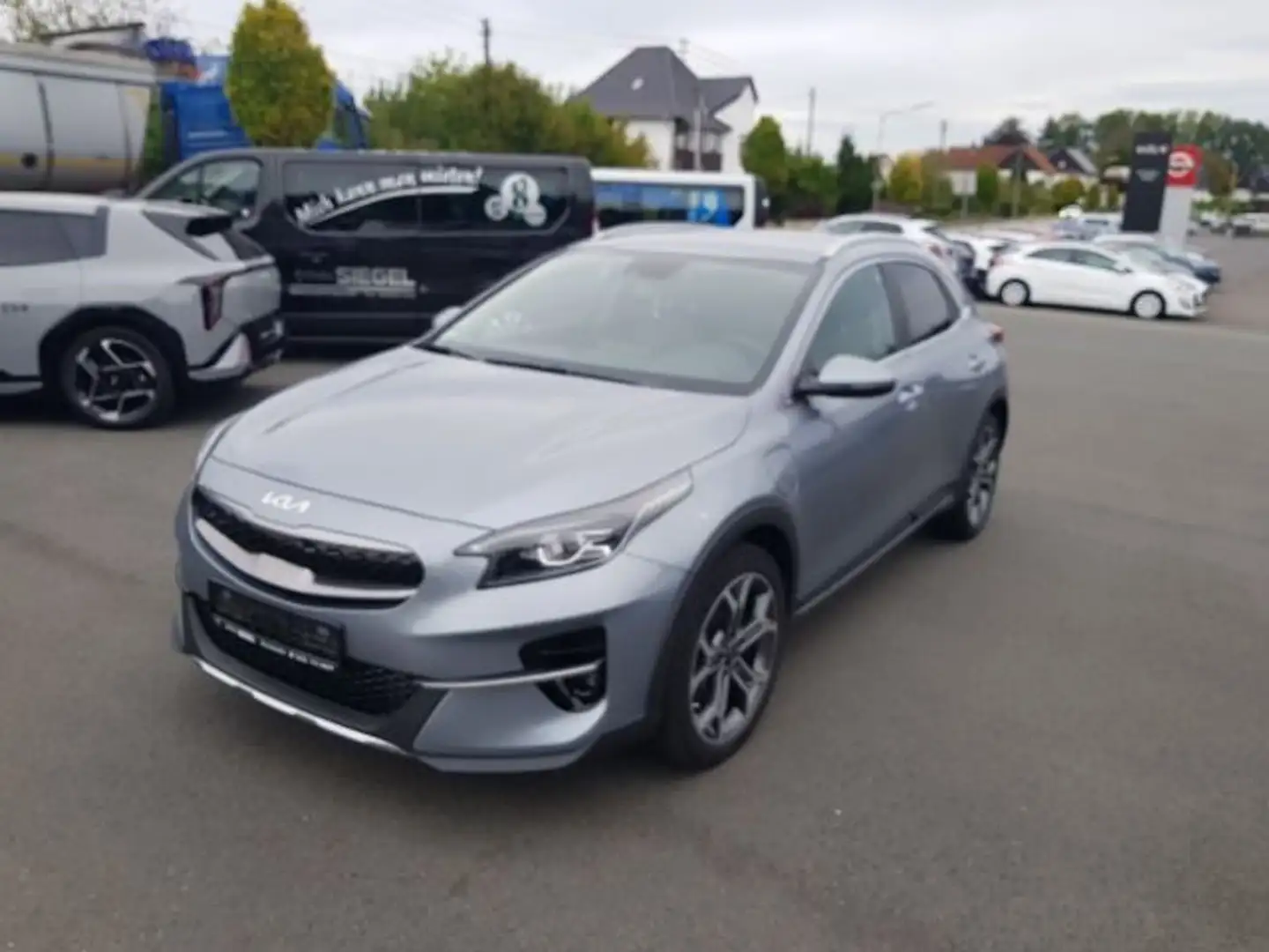 Kia XCeed Spirit Plug-in Hybrid Silber - 2
