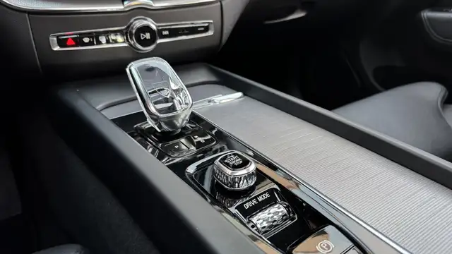 Volvo XC60 view 24