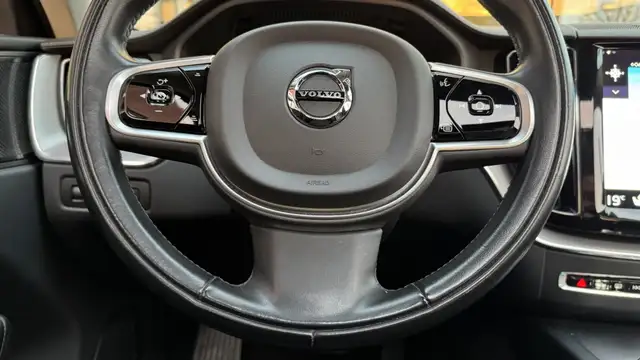 Volvo XC60 view 23