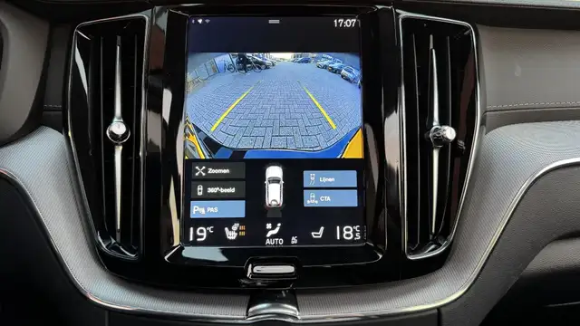 Volvo XC60 view 19