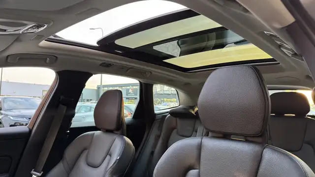 Volvo XC60 view 11